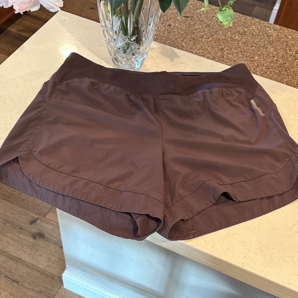 REI Co-Op Women’s Plum Athletic Shorts - M